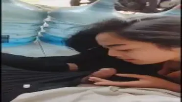 Gadis Cantik Pasrah Goyang Kasur Bareng Pria